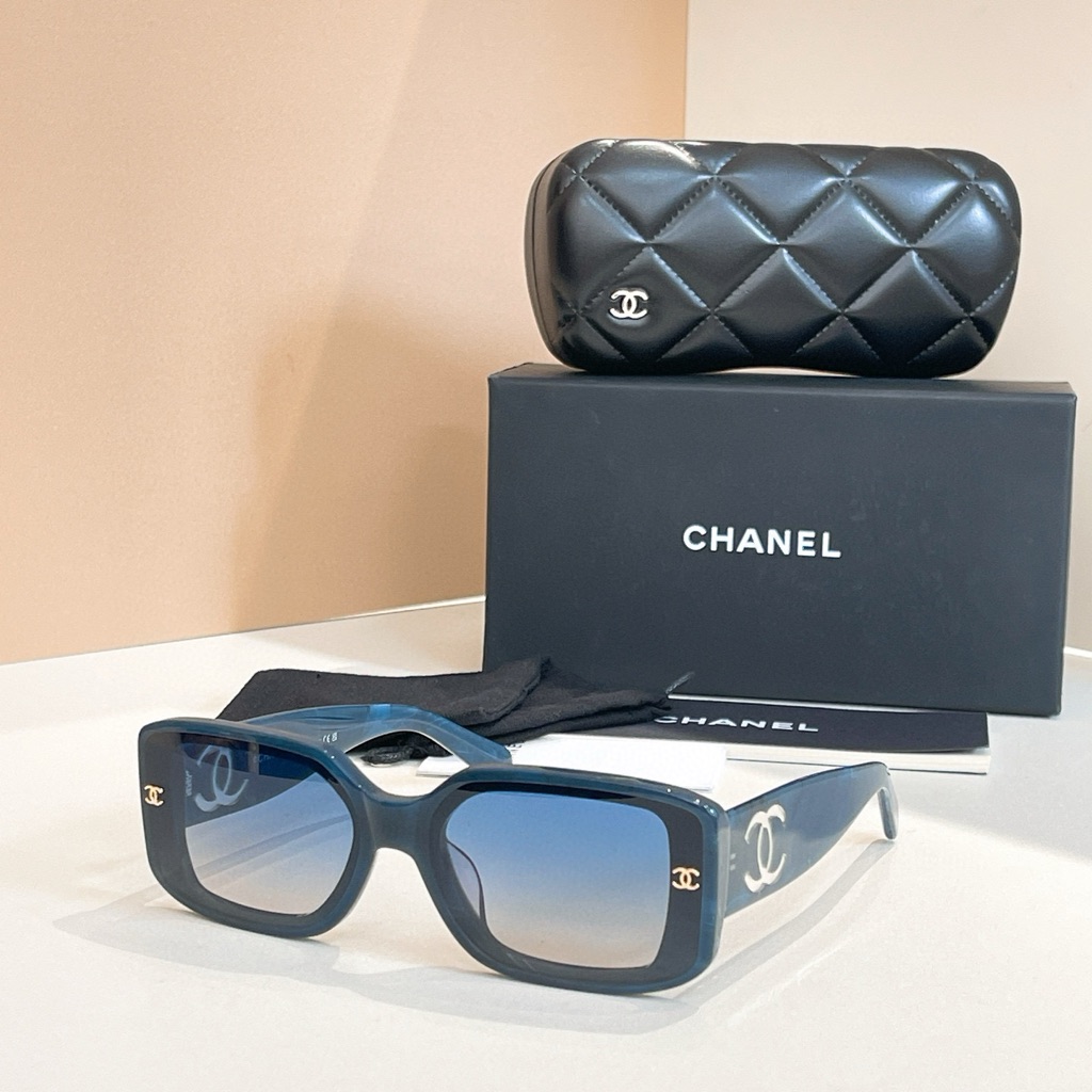 Chanel Oversized Sunglasses Blue Gradient | Luxe Summer Vibes